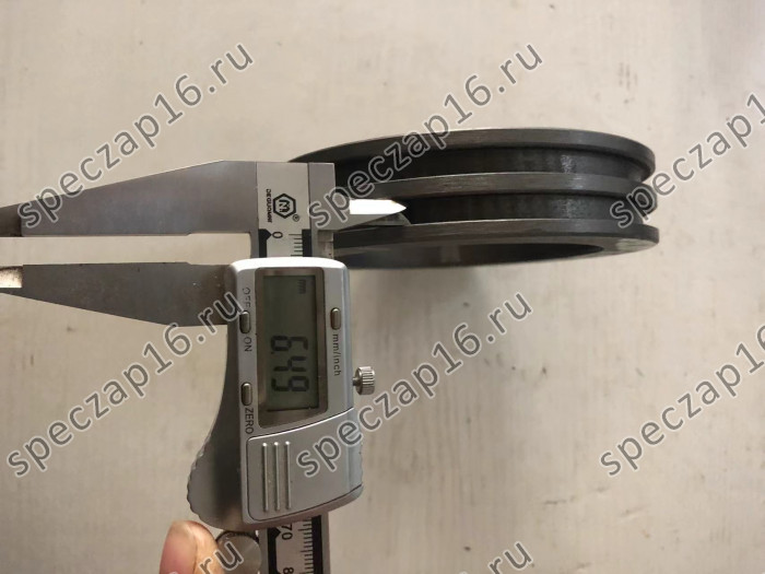 Стакан уплотнений кпп XG932-955