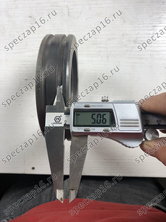 Стакан уплотнений кпп XG932-955 new
